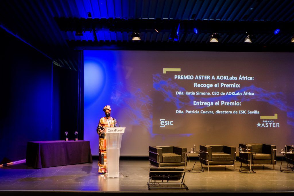 Katia Simone, CEO de AOKlabs, durante su intervención en la entrega de premios